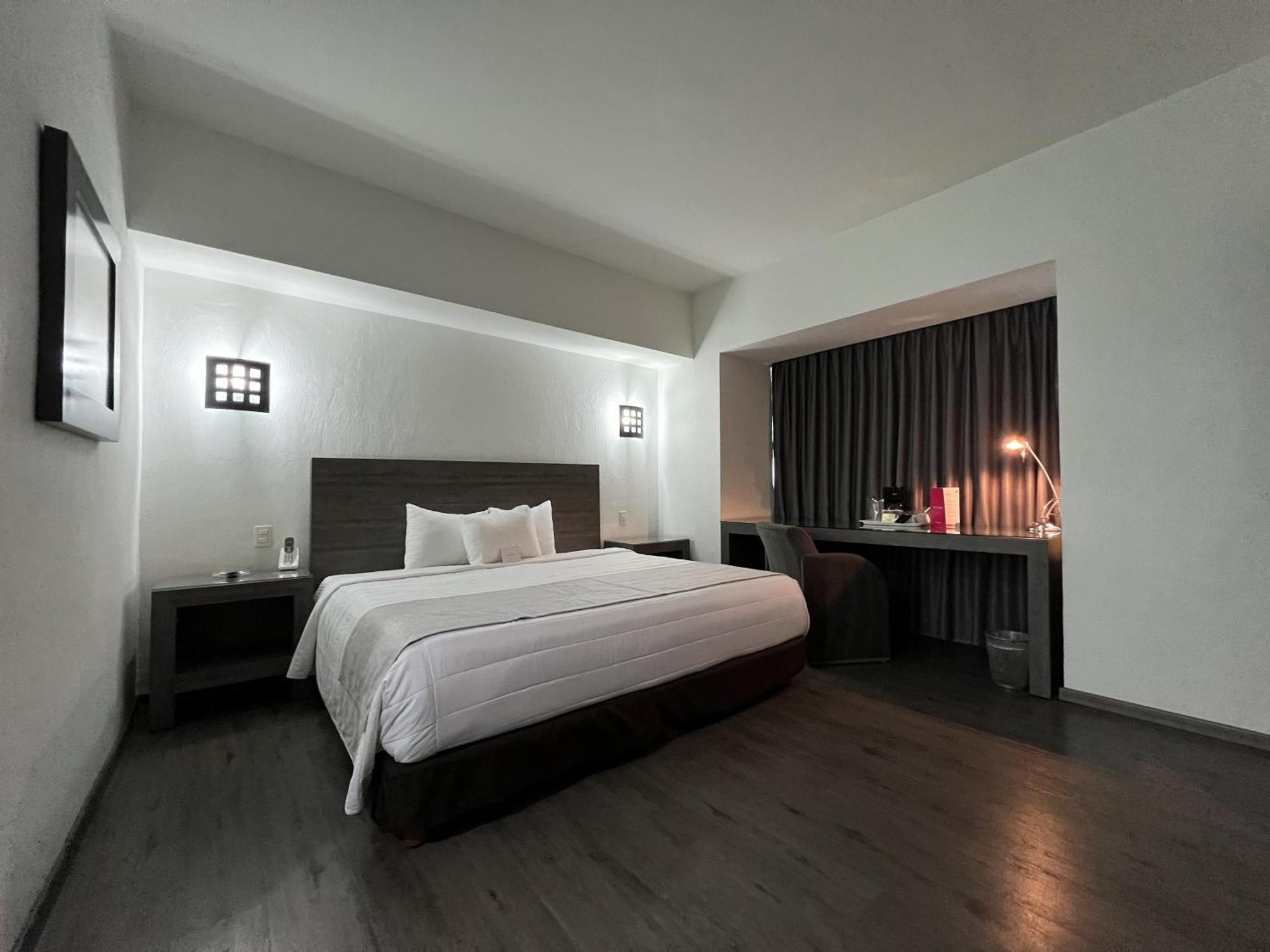 We Hotel Aeropuerto Kota Meksiko Bagian luar foto