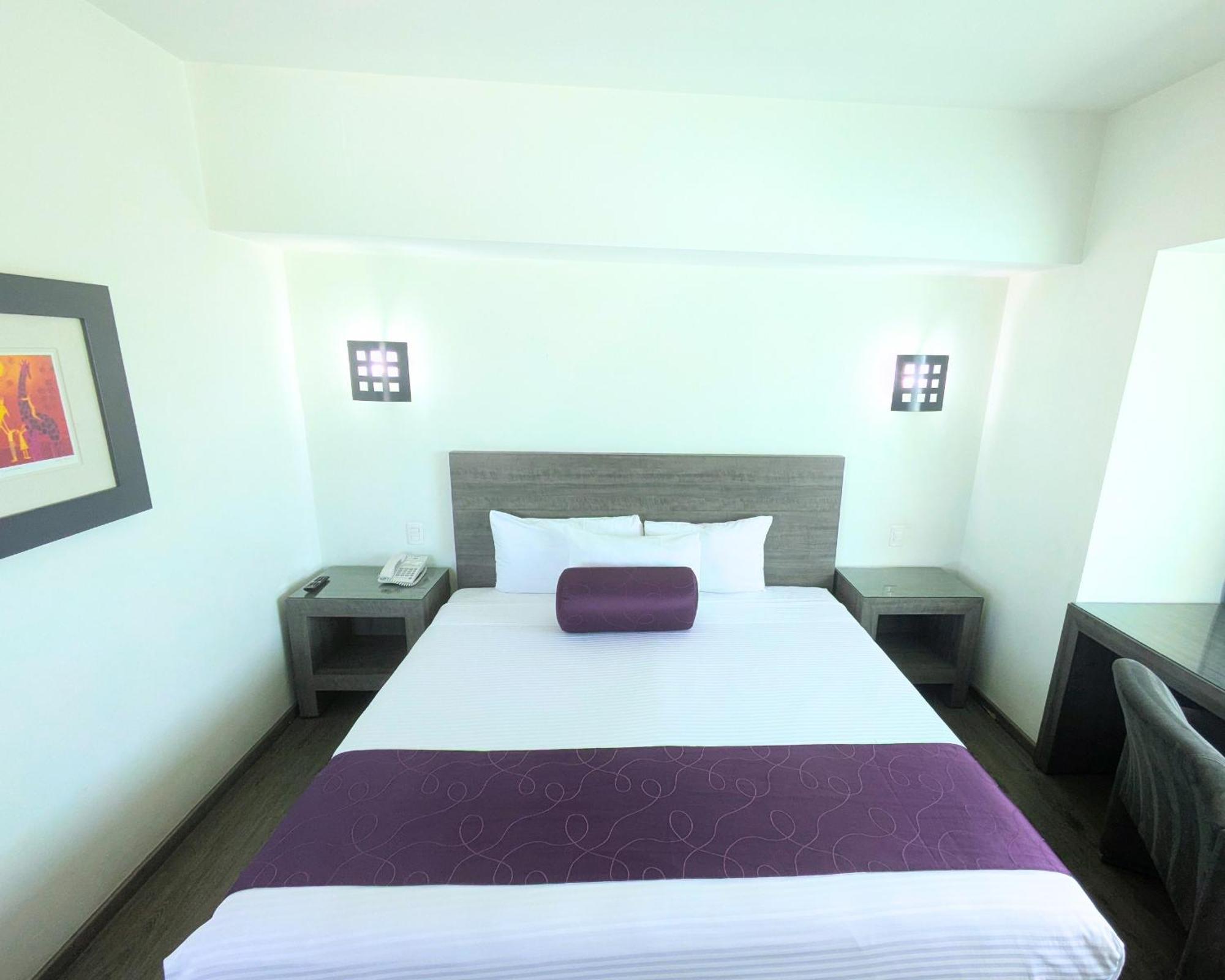 We Hotel Aeropuerto Kota Meksiko Bagian luar foto